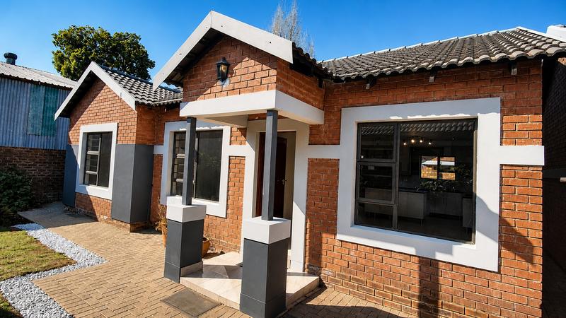 2 Bedroom Property for Sale in Heuwelsig Free State